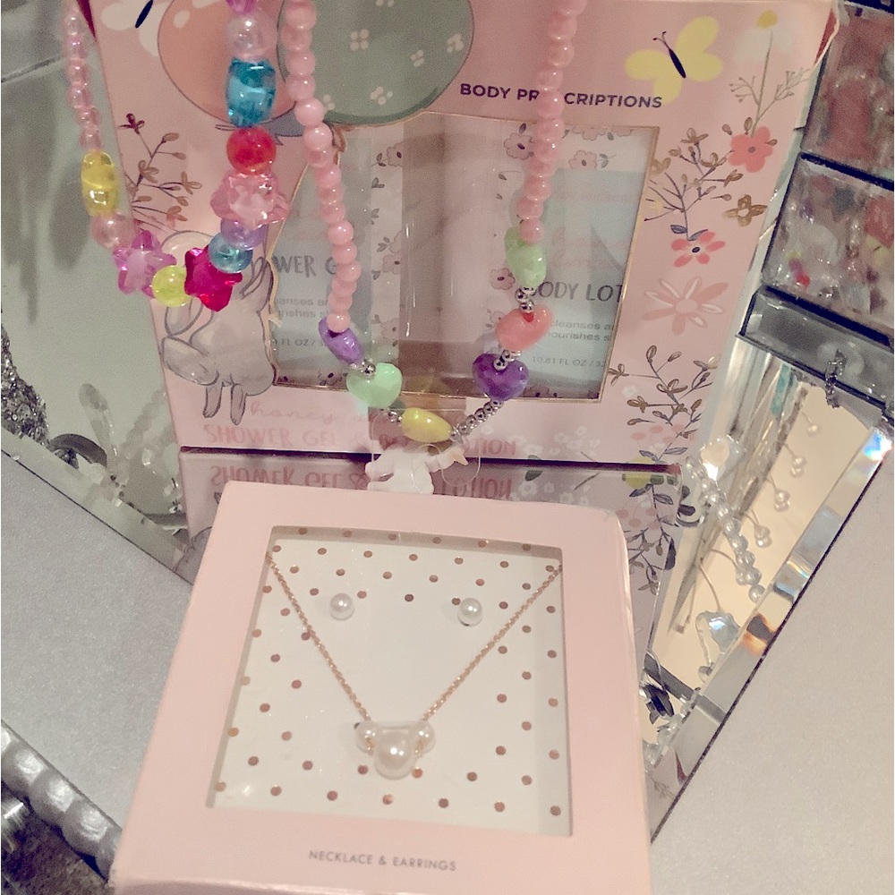 Cute body prescriptions bath with accessories